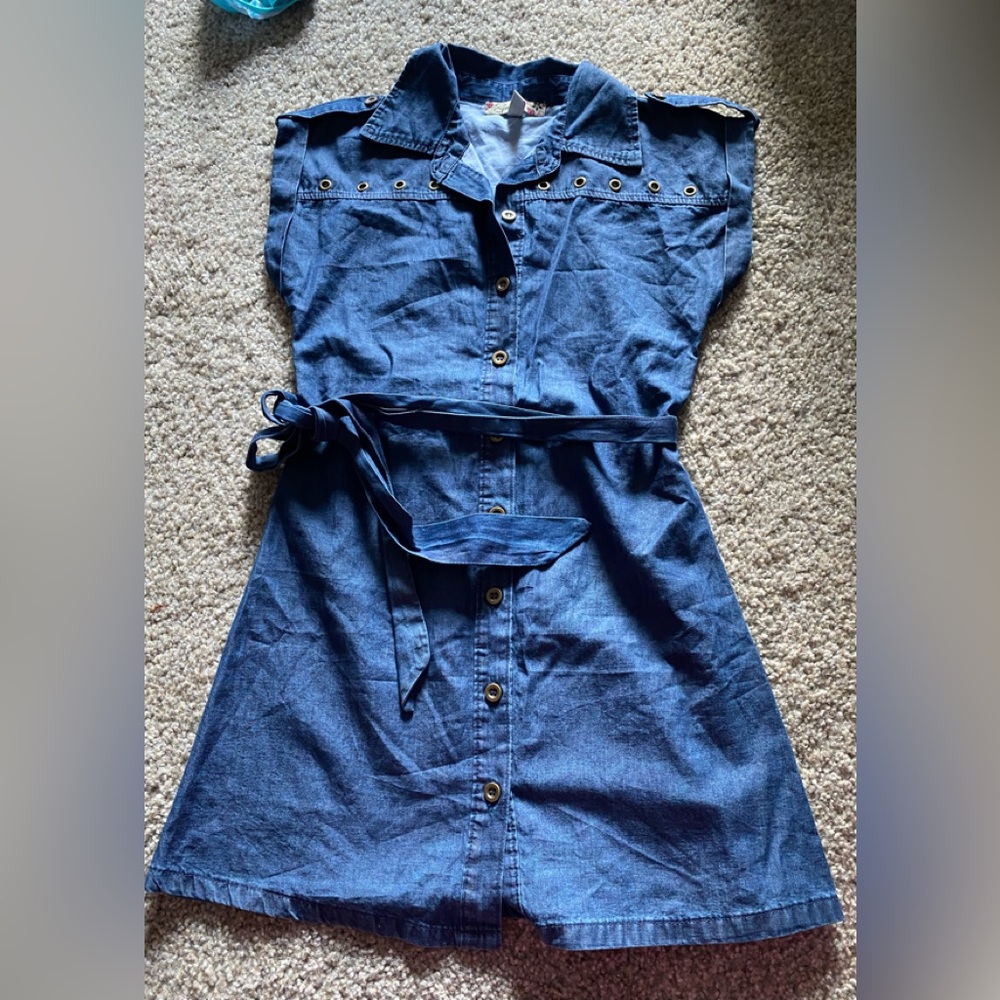 Dress,shirts,T-shirts, tops, clothing, sweaters, jackets.